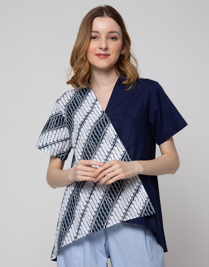 Connexion Short Sleeve Blouse Batik Parang Combi Plain