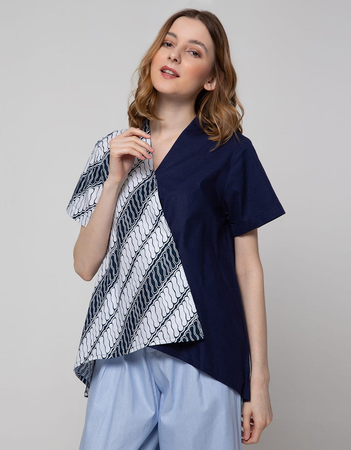 Connexion Short Sleeve Blouse Batik Parang Combi Plain
