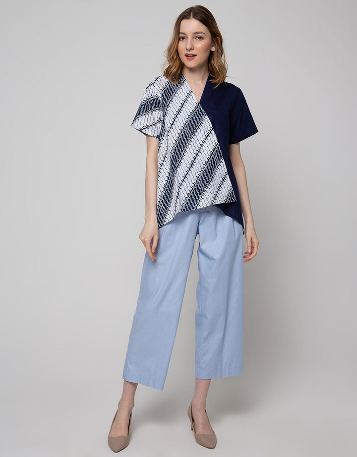 Connexion Short Sleeve Blouse Batik Parang Combi Plain