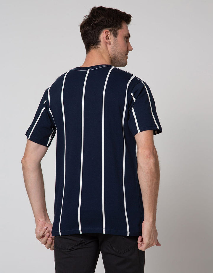 Nevada Stripe Logo Kaos Casual Pria