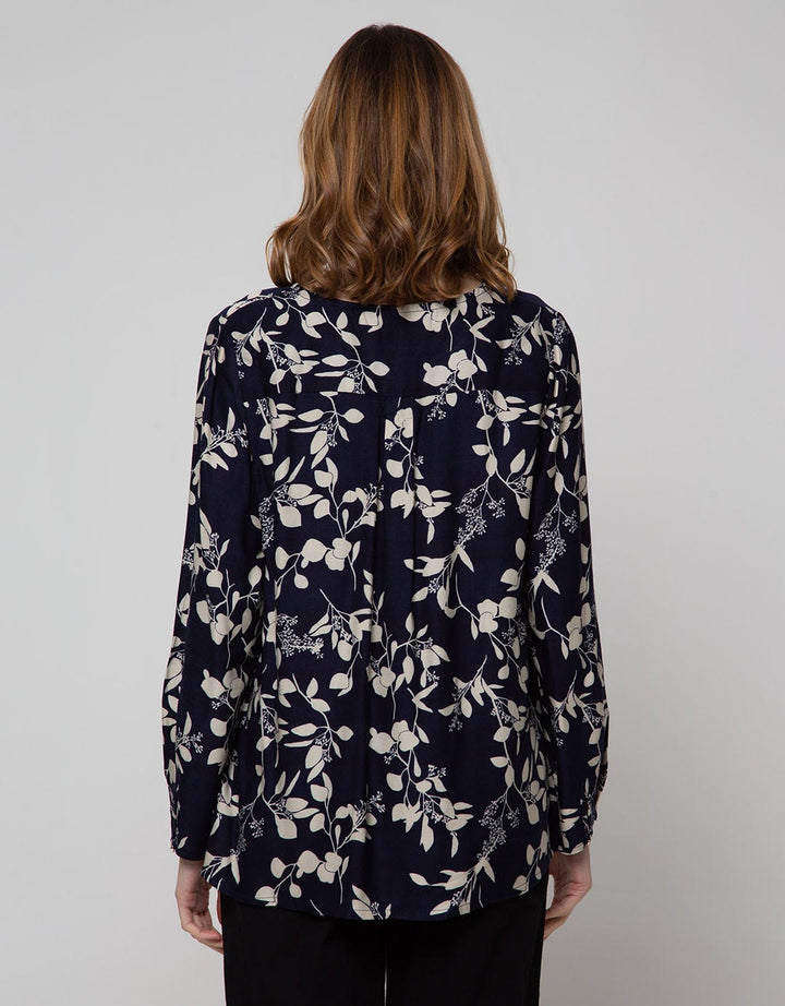 St. Yves Long Sleeve Blouse Top Rayon Print V Neck