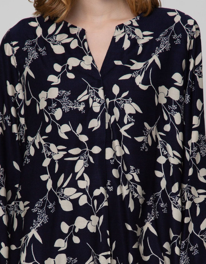 St. Yves Long Sleeve Blouse Top Rayon Print V Neck