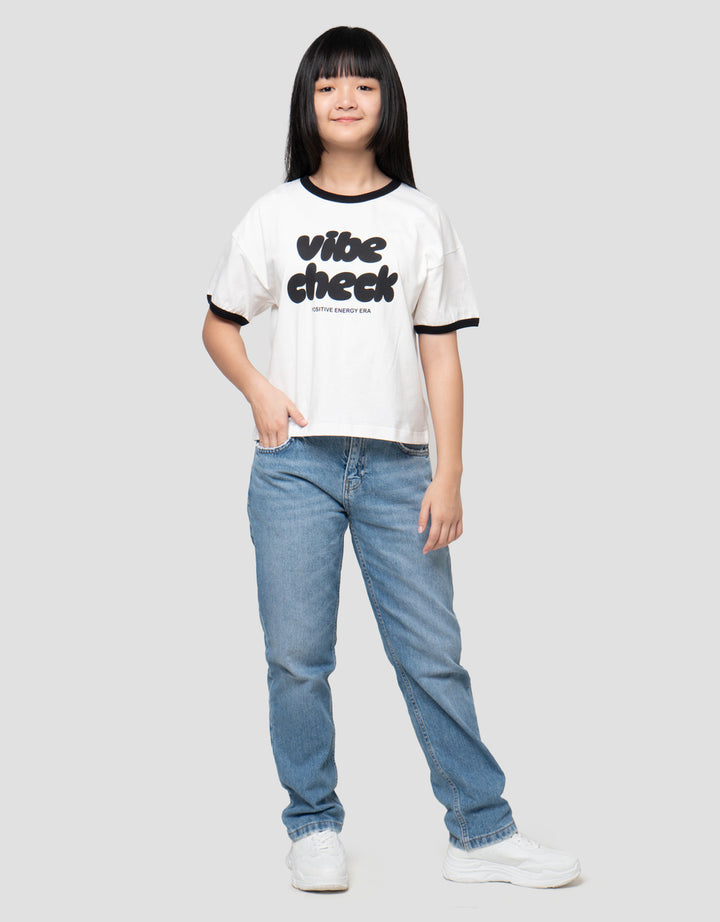 Nevada Ringer Cute Word Vibe Check Kaos Anak Perempuan