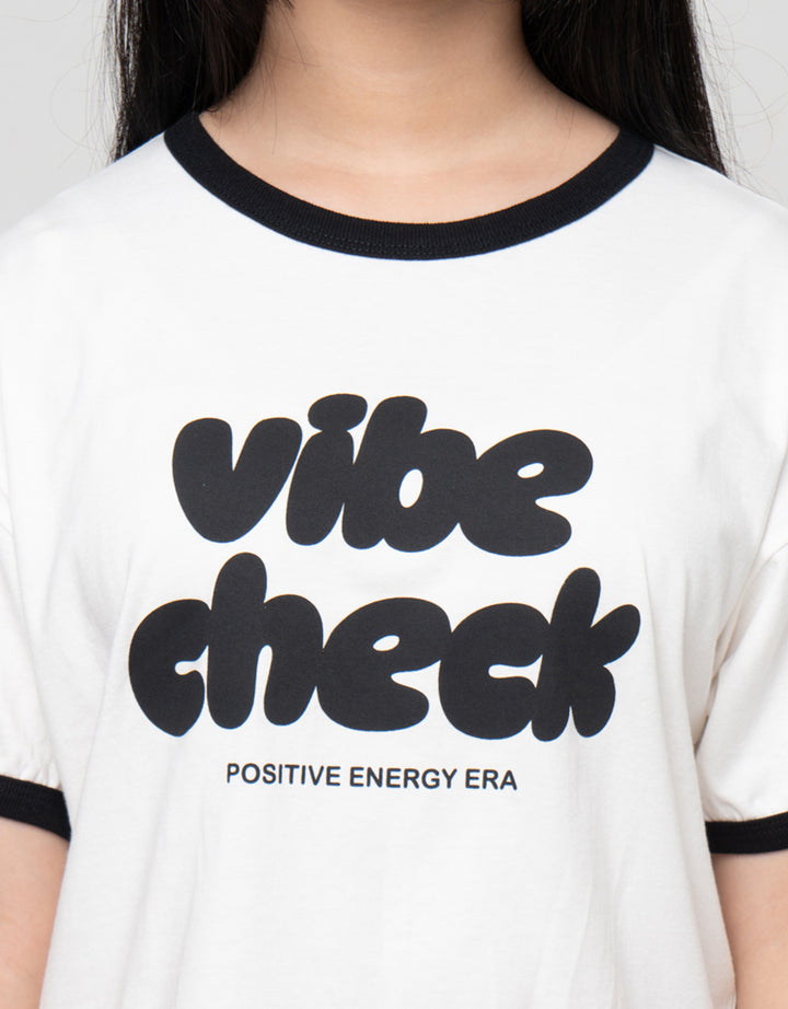 Nevada Ringer Cute Word Vibe Check Kaos Anak Perempuan