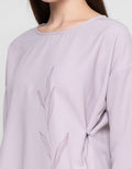 Suko Motif Asimetris Lengan Panjang Blouse Wanita