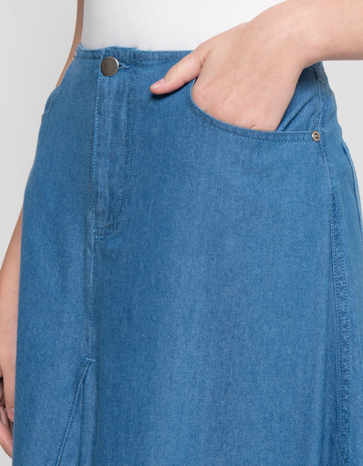 Suko Flare Rok Denim Wanita