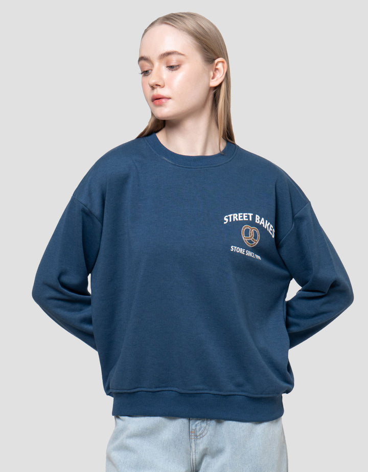 Nevada Reg French Street Bakery Sweater Wanita