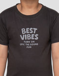 Little M Best Viubes Print Kaos Anak Laki-laki