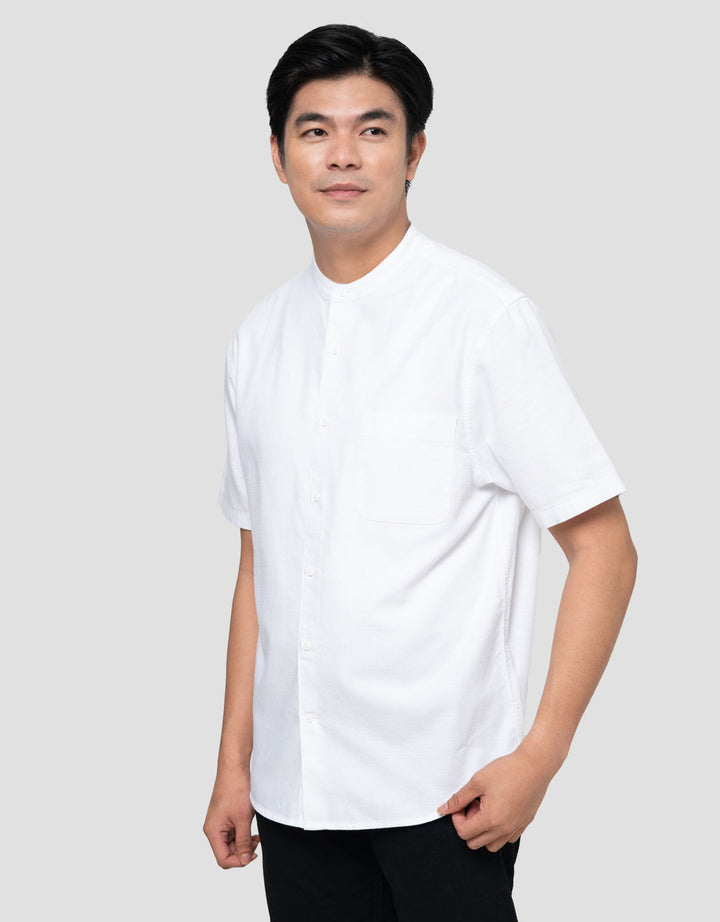 Suko Solid Kerah Tegak Kemeja Koko Pria