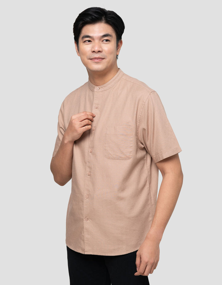 Suko Solid Kerah Tegak Kemeja Koko Pria