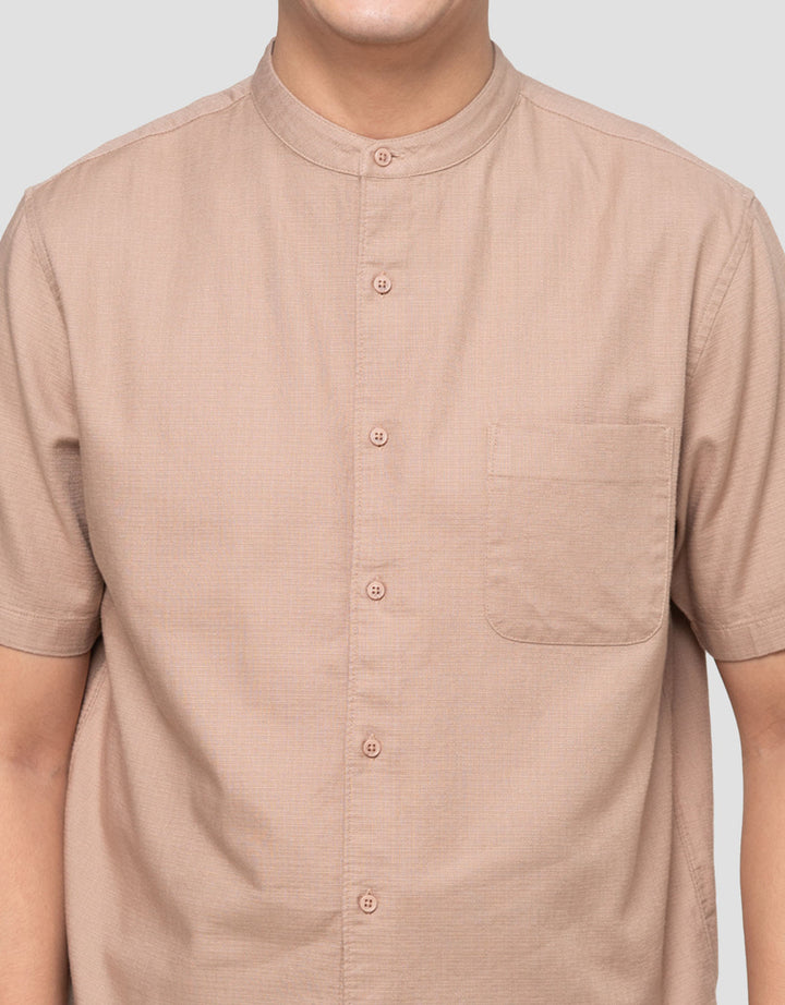 Suko Solid Kerah Tegak Kemeja Koko Pria