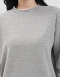Suko Fleece Kerah Bulat Lengan Panjang Kaos Wanita