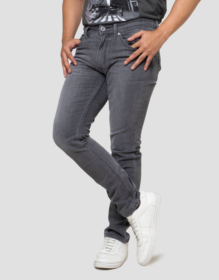 Nevada Basic Slim Fit Crinkle Celana Denim Pria