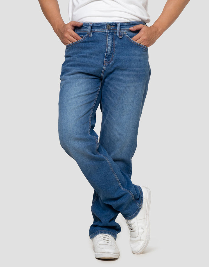 Nevada Basic Regular Fit Spray Celana Denim Pria