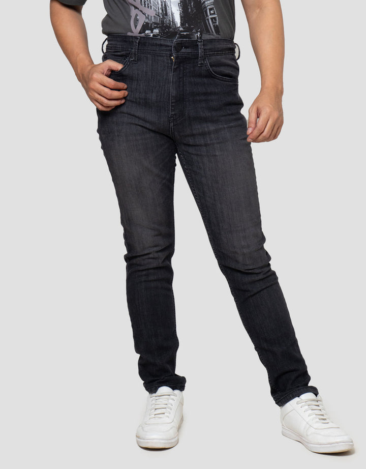 Nevada Tapered Fit Spray Tag Celana Denim Pria