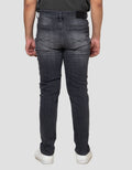 Nevada Tapered Fit Spray Tag Celana Denim Pria