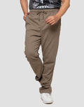Nevada Woven Slim Fit Easy Move Celana Jogger Pria