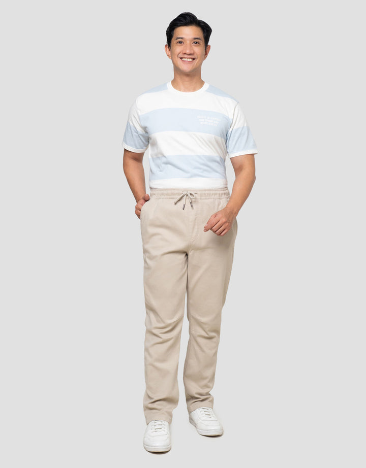Nevada Woven Slim Fit Easy Move Celana Jogger Pria