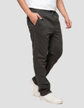 Nevada Woven Slim Fit Easy Move Celana Jogger Pria