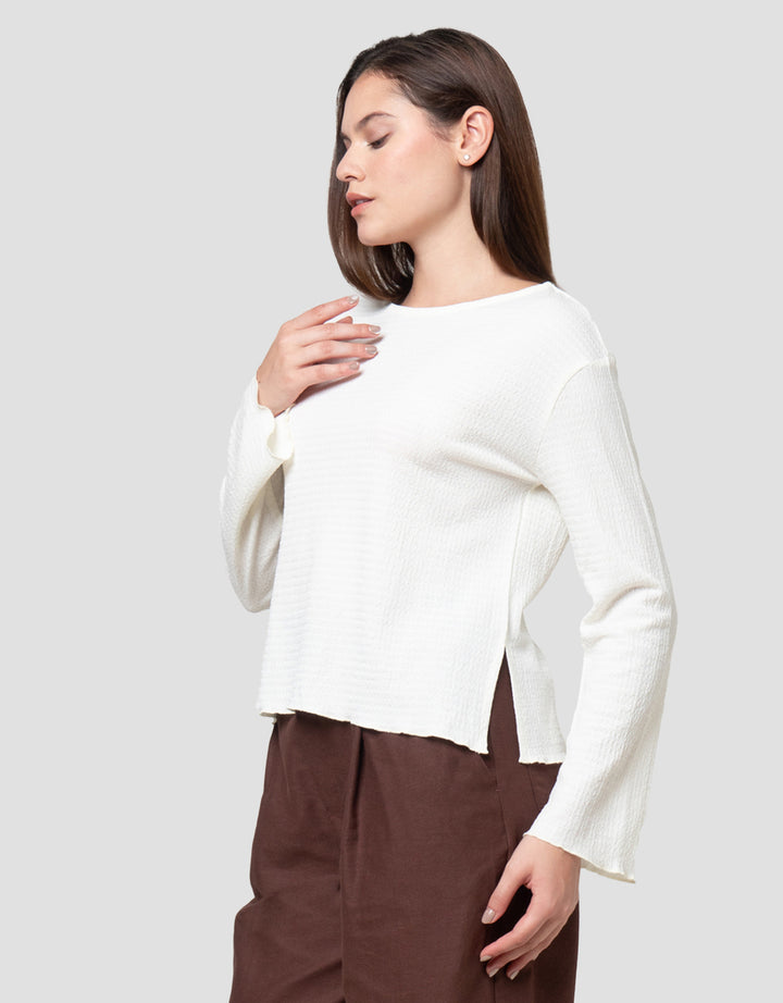 Connexion Boat Neck Crinkle Kaos Wanita