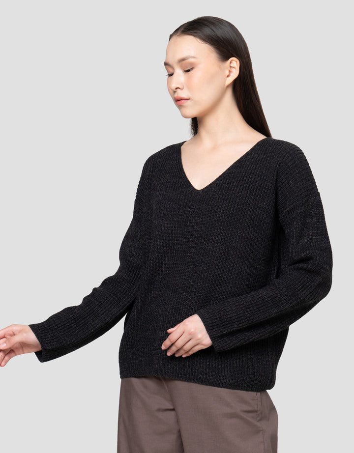 Connexion Fine Knit V Neck Sweater Wanita