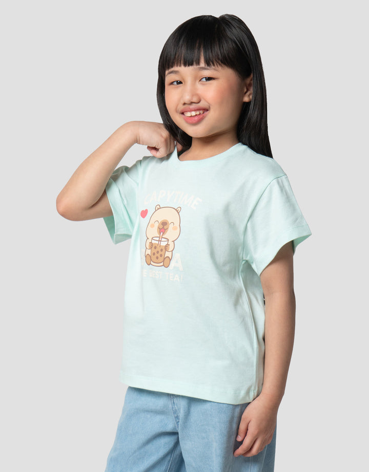 Little M Capytime Kaos Anak Perempuan