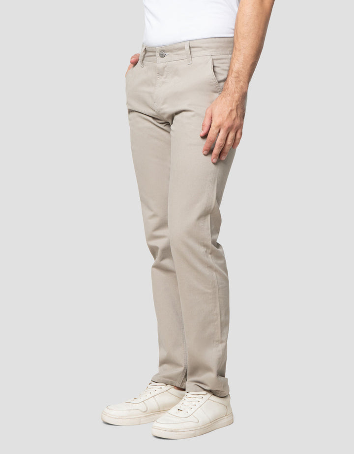 Lois Comfort Celana Chinos Slim Fit Pria