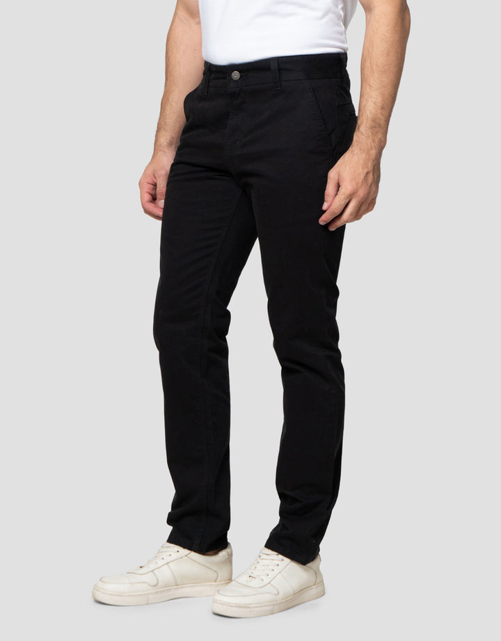 Lois Celana Chinos Slim Fit Pria