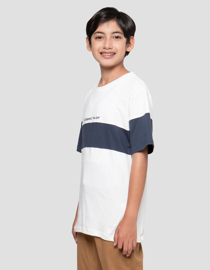 Nevada Vertical Cut N Sewn Solid Print Kaos Anak Laki-laki