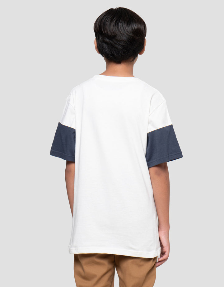 Nevada Vertical Cut N Sewn Solid Print Kaos Anak Laki-laki