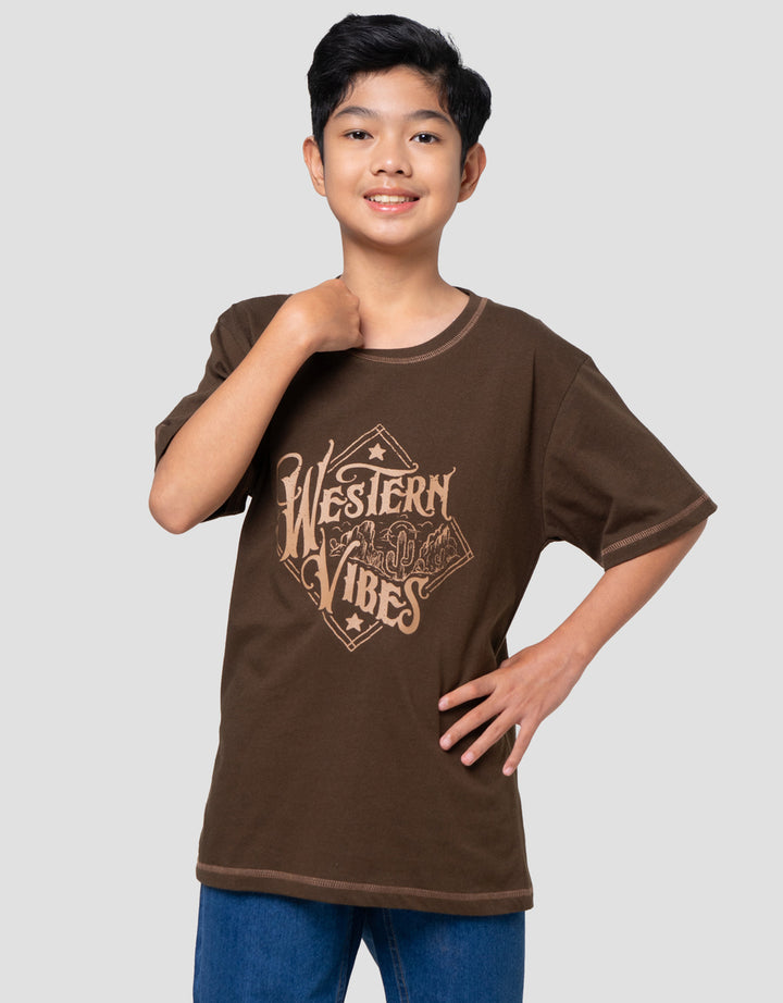 Nevada Fine Print Western Vibes Kaos Anak Laki-laki