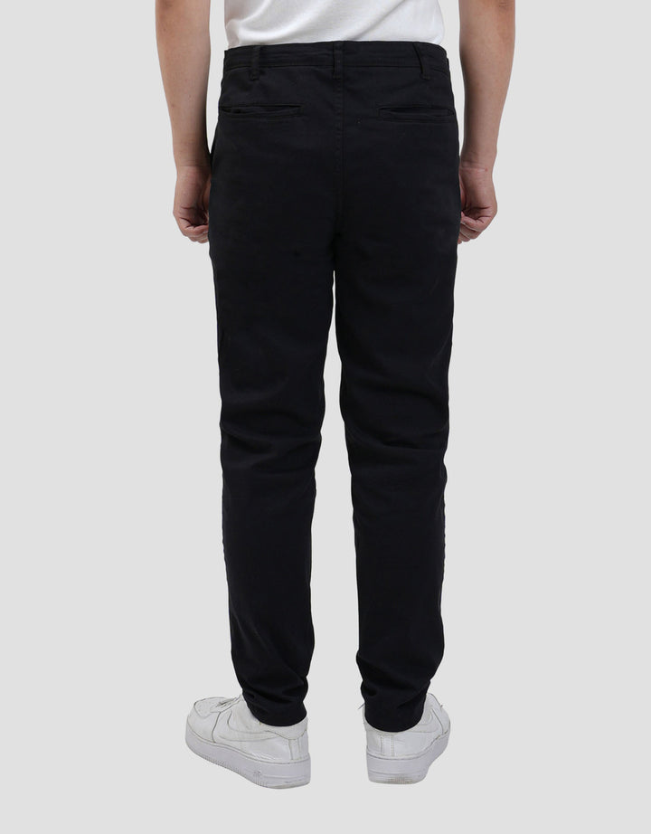 Nevada Woven Slim Fit Celana Chinos Pria