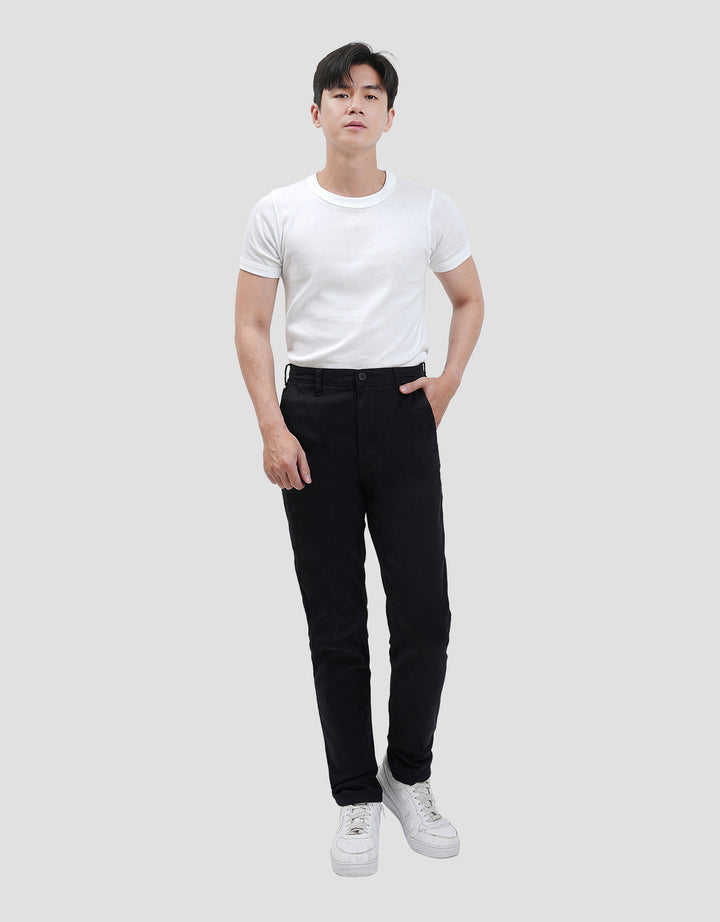 Nevada Woven Slim Fit Celana Chinos Pria