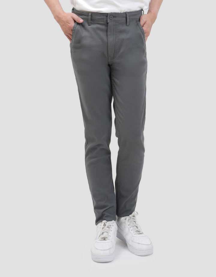 Nevada Woven Slim Fit Celana Chinos Pria