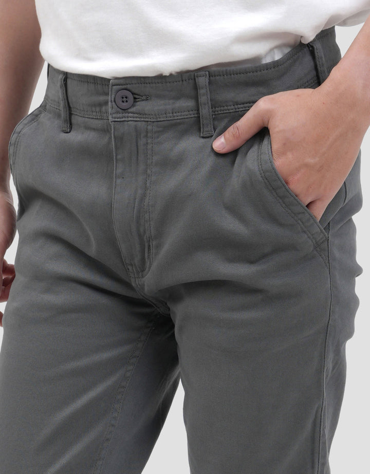 Nevada Woven Slim Fit Celana Chinos Pria