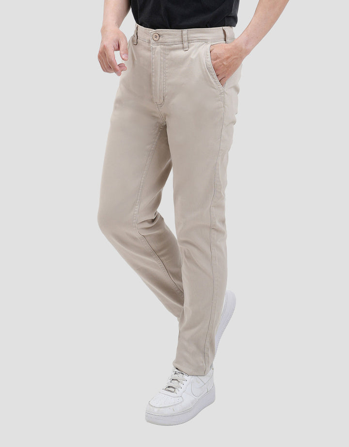 Nevada Woven Slim Fit Celana Chinos Pria