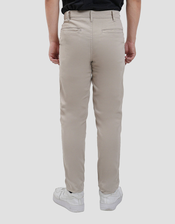 Nevada Woven Slim Fit Celana Chinos Pria