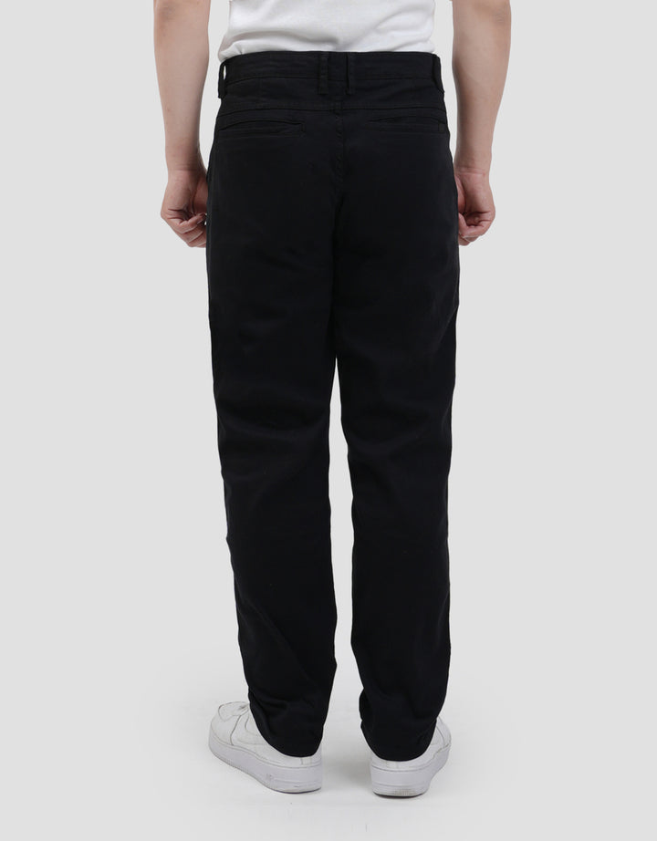 Nevada Woven Regular Celana Chinos Pria