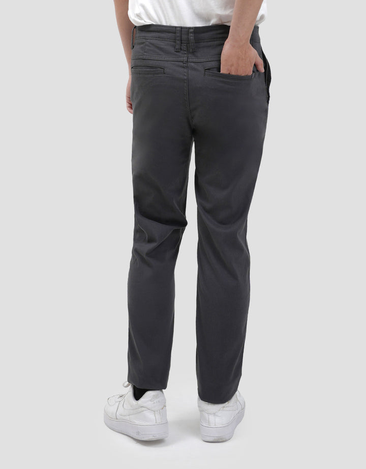 Nevada Woven Regular Celana Chinos Pria