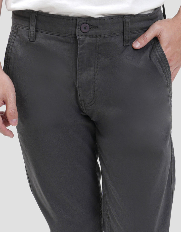 Nevada Woven Regular Celana Chinos Pria