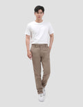 Nevada Woven Regular Celana Chinos Pria