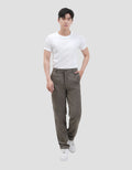 Nevada Woven Regular Celana Chinos Pria