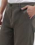 Nevada Woven Regular Celana Chinos Pria