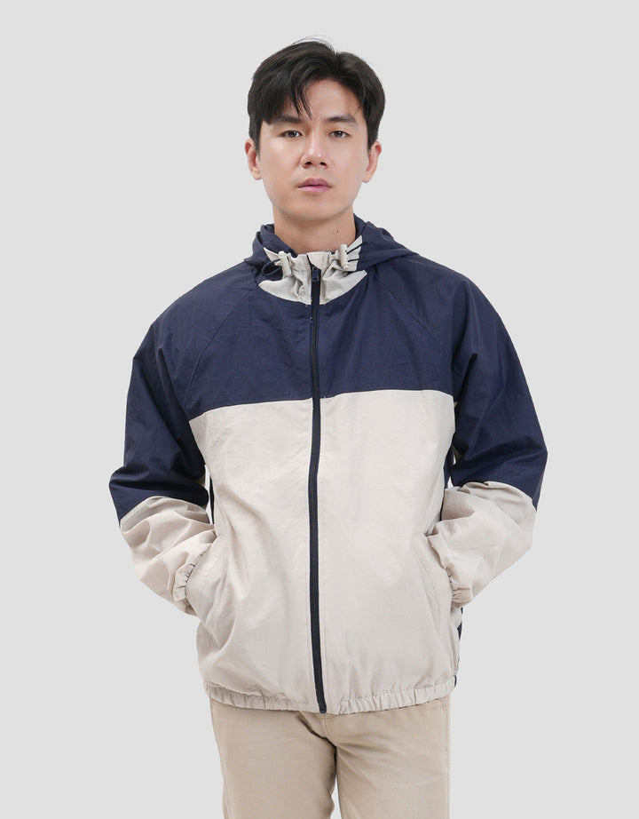 Nevada Woven Nylon Crinkle Cut & Sewn Jaket Hoodie Pria