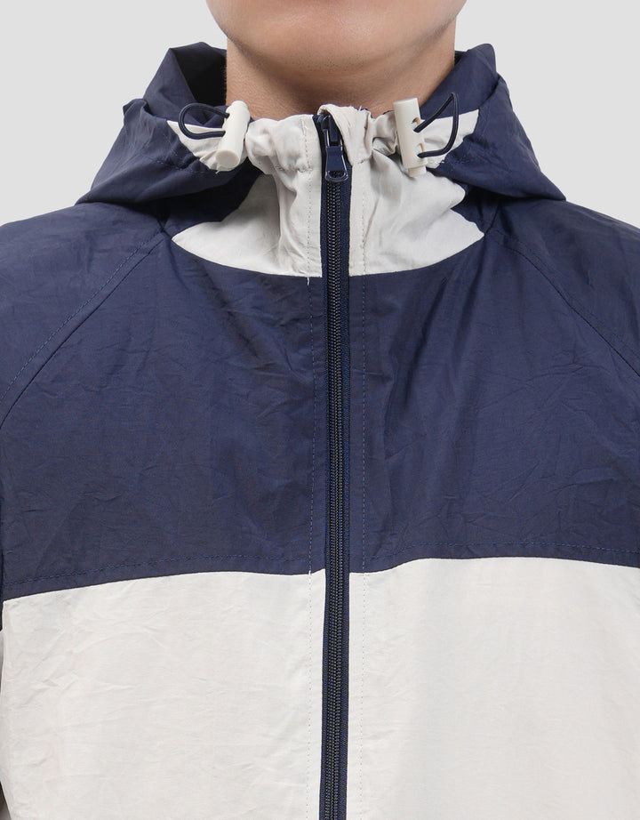 Nevada Woven Nylon Crinkle Cut & Sewn Jaket Hoodie Pria