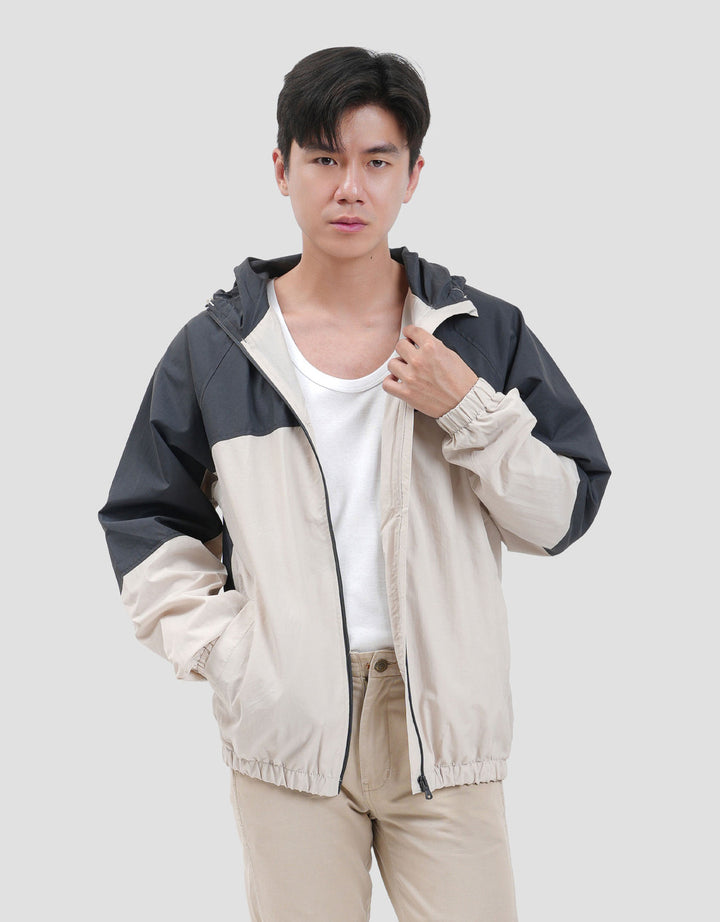 Nevada Woven Nylon Crinkle Cut & Sewn Jaket Hoodie Pria