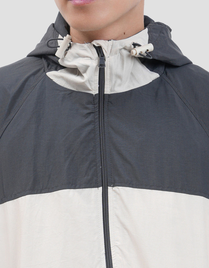 Nevada Woven Nylon Crinkle Cut & Sewn Jaket Hoodie Pria