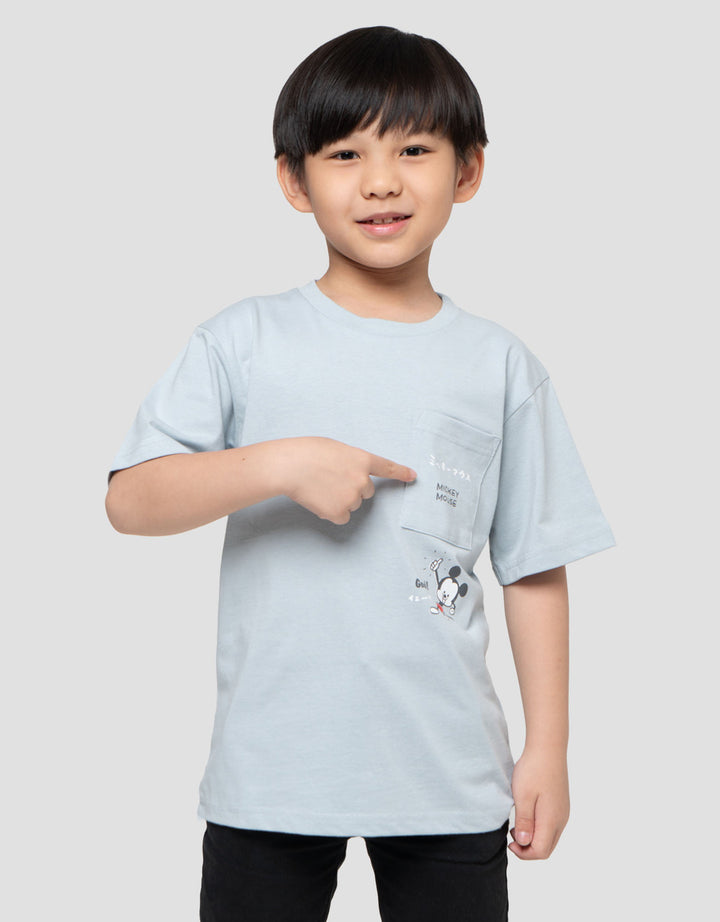 Suko Graphic Pocket Disney Kerah Bulat Kaos Lengan Pendek Anak Laki-Laki