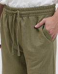 Nevada Knit Above Knee Texture Celana Pendek Pria