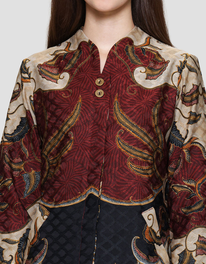 Arjuna Weda Gagarudaan Blouse Batik Wanita